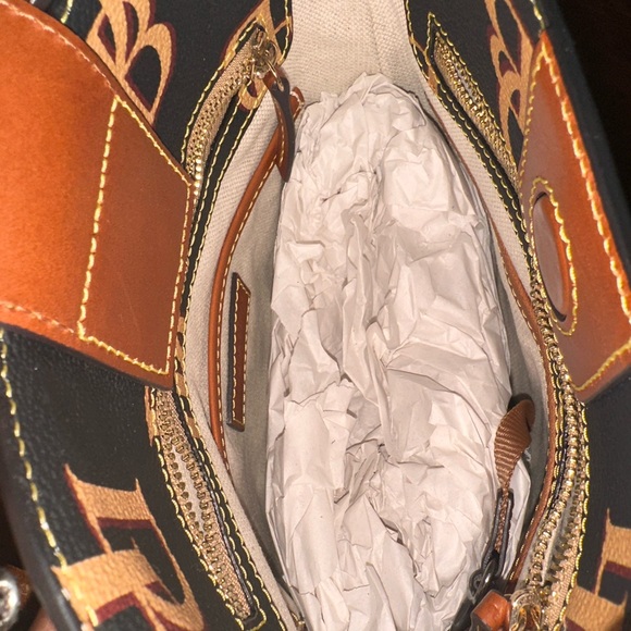 Monogrammed Dooney & Bourke Crossbody Bag💙 - Picture 3 of 4